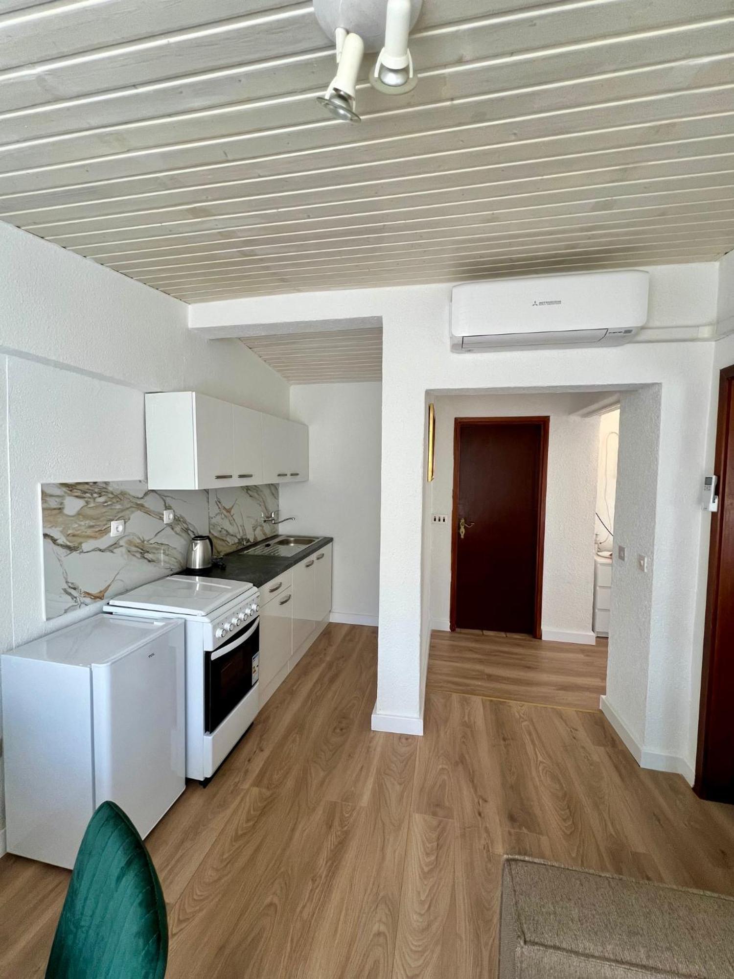 Apartment Jole Ражань Екстер'єр фото